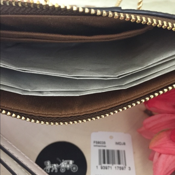 COACH Wristlet 🆕 - Picture 5 of 8